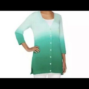 ☘️Issac Mizrahi live dip dyed ombré green cardigan